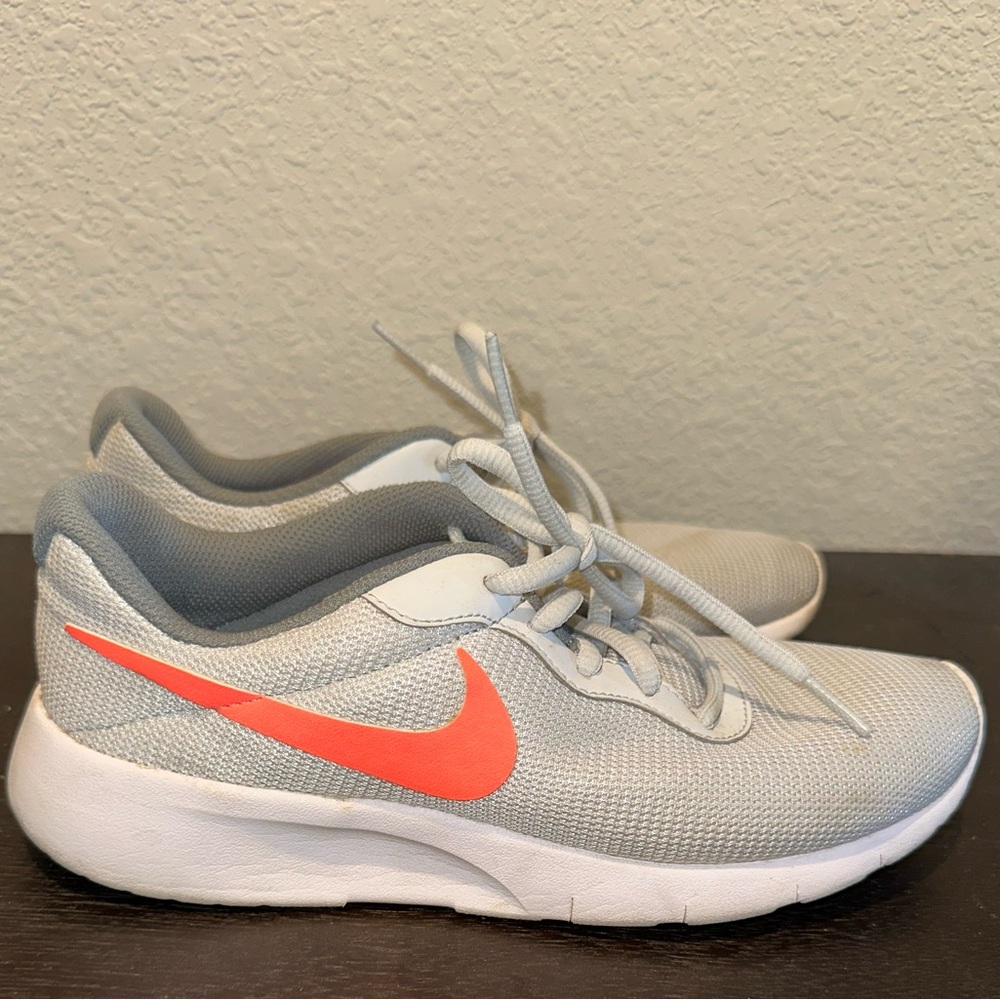 Nike Kids Sneakers in Gray and Coral